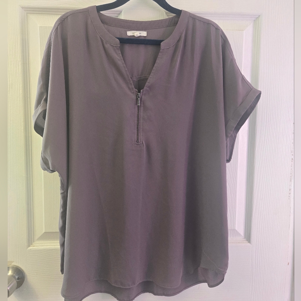 Maurices Short Sleeve Zip Front Blouse in Mauve
